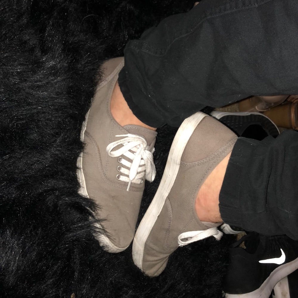 Grey low sneakers